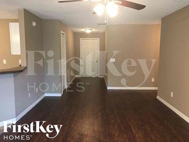 Photo - 455 Calhoun St