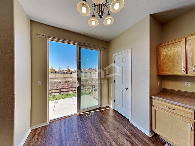 Photo - 5525 Kittredge St