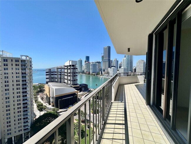 Photo - 520 Brickell Key Dr Unit A2015