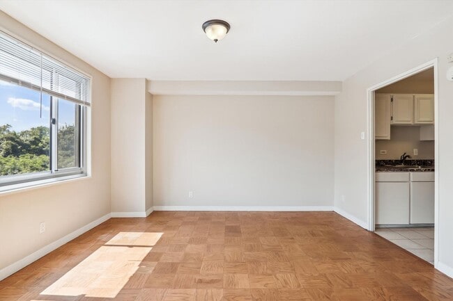 Photo - Spacious 1br/1bth Condo minutes from Downtown Silver Spring! GARAGE PARKING INCLUDED!!! Unidad 308