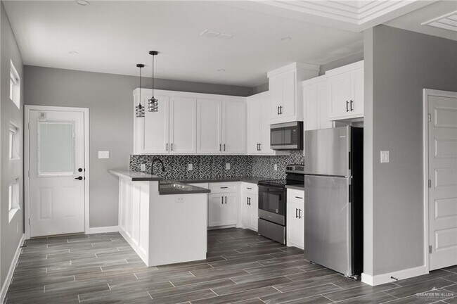 Photo - 23 Whetstone Ave Unit 4