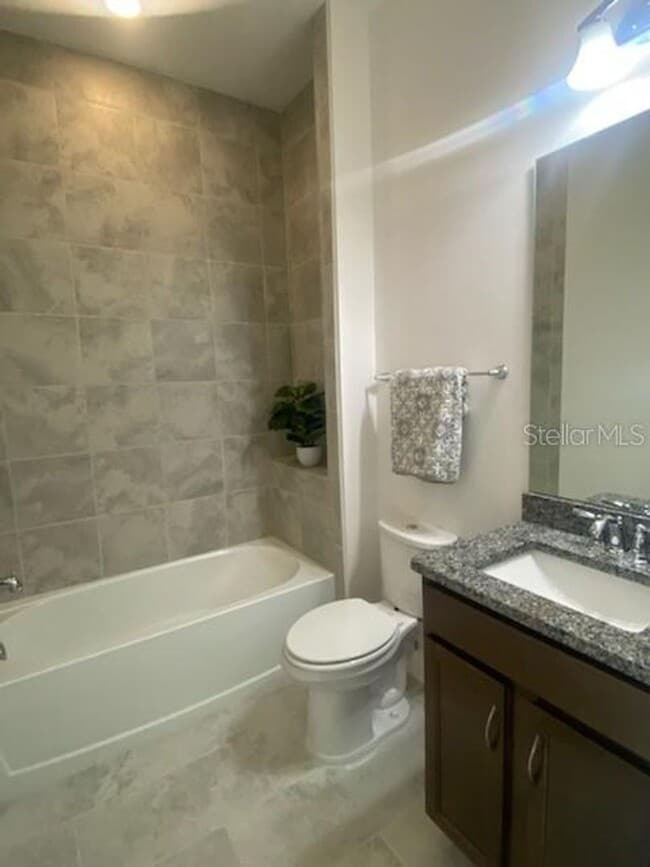 Building Photo - Twin Lakes 1/2 Duplex Rental