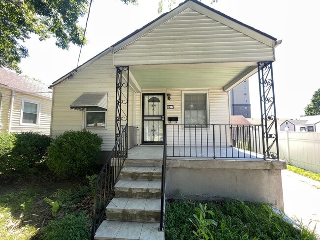 Building Photo - Home For Rent w/ Basement