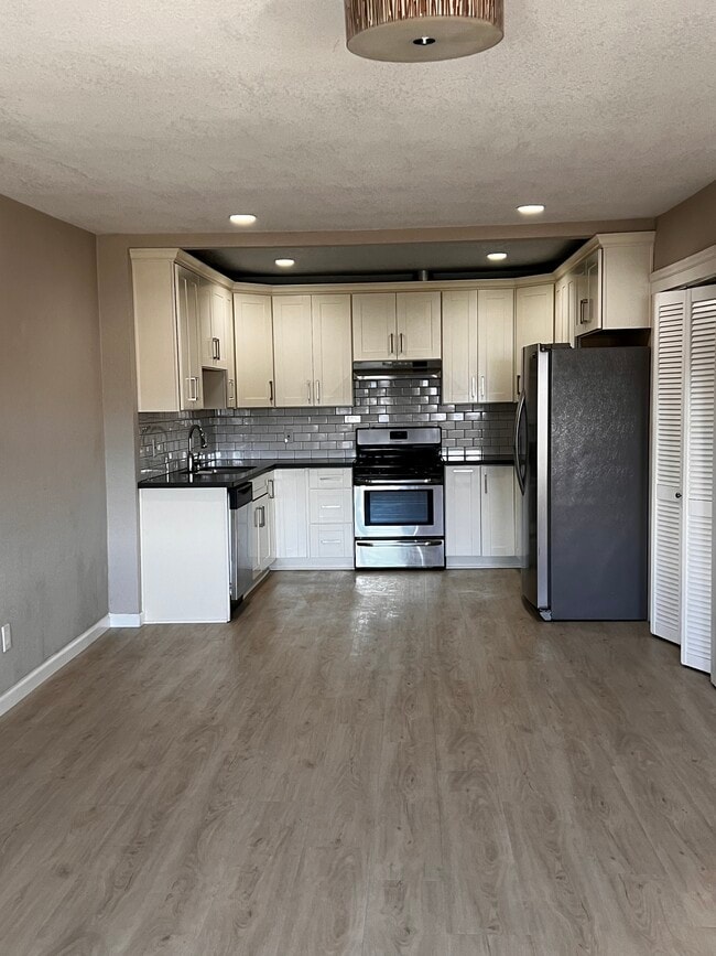 Photo - 1354 Palou Ave