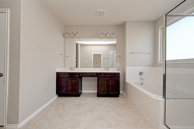 Photo - 8402 Coral Cove Pass Ln
