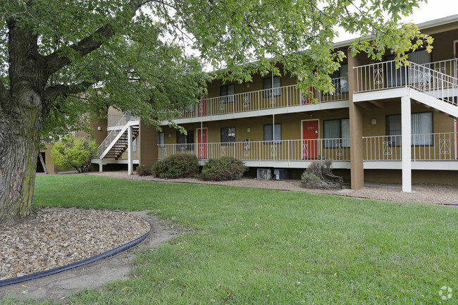 Cedar Lakes Apartments - Cedar Lakes Apartments