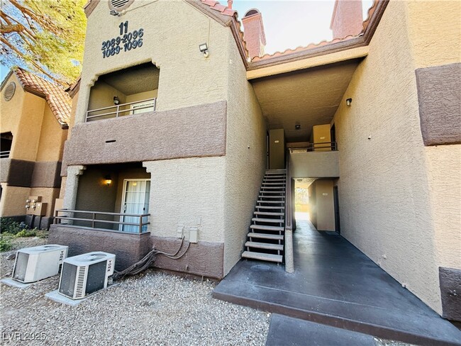 Photo - 2200 S Fort Apache Rd Unidad 2095