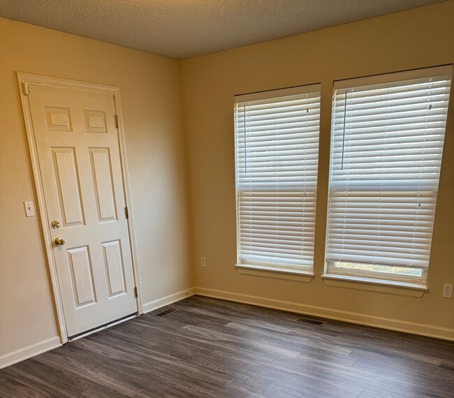 Photo - 1160 E 77th Ter