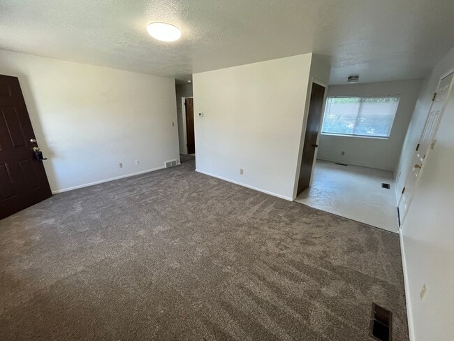 Photo - Lovely duplex for rent in Orem