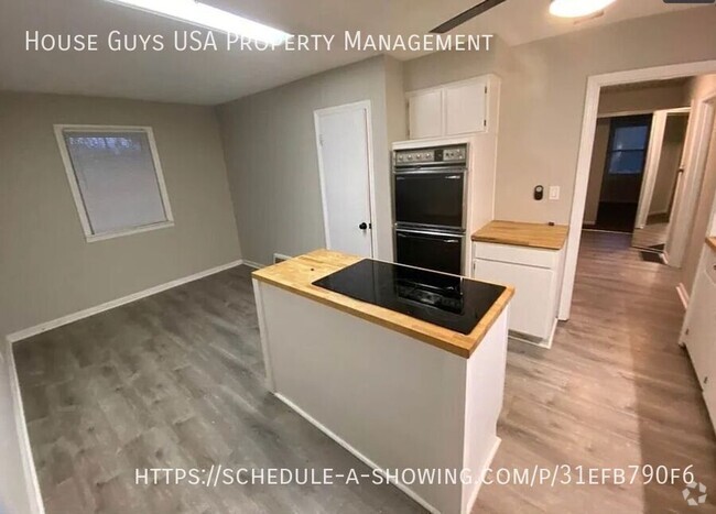 Building Photo - 4616 E Linwood Blvd Rental