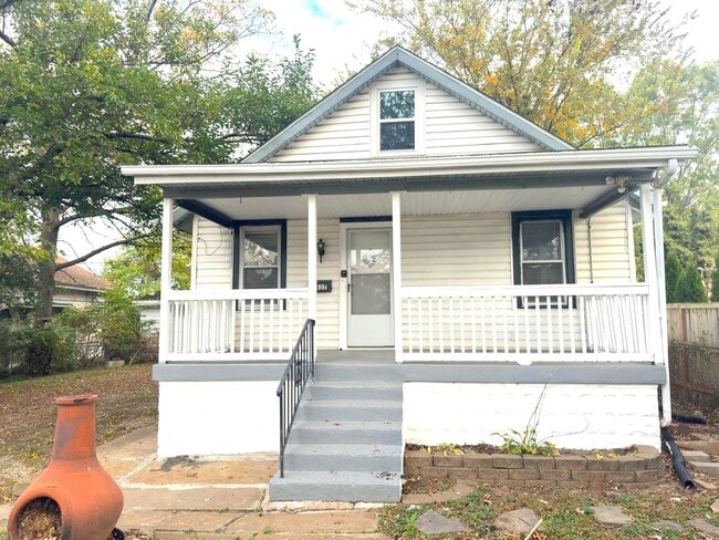 Building Photo - Recently Renovated 3-Bedroom Home in South City!
