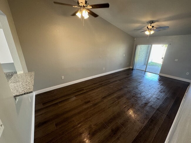 Photo - 375 Greenwich Ct