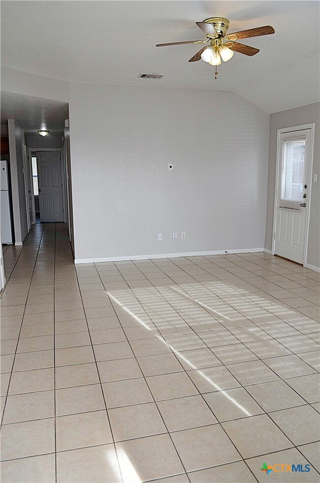 Photo - 305 Bermuda St