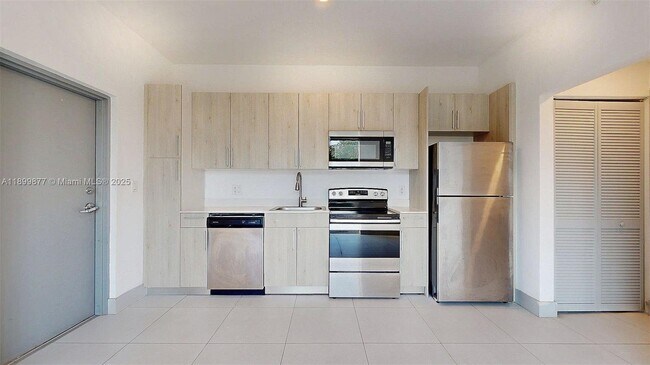 Photo - 519 SW 5th Ave Unit 303