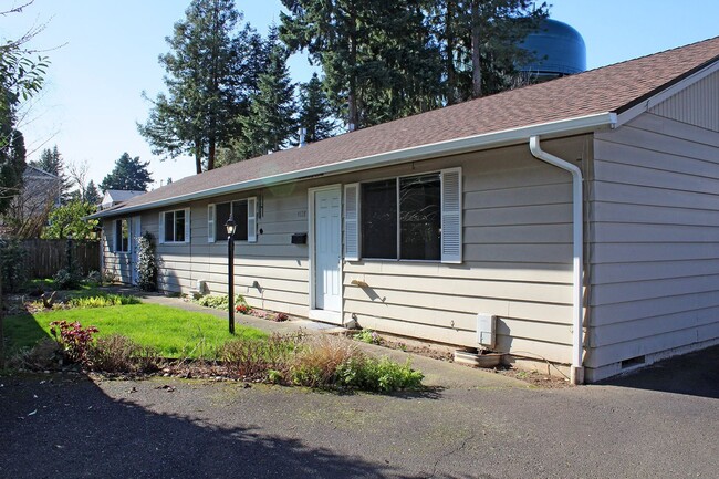 Building Photo - 4122-4130 SE Howe St Rental