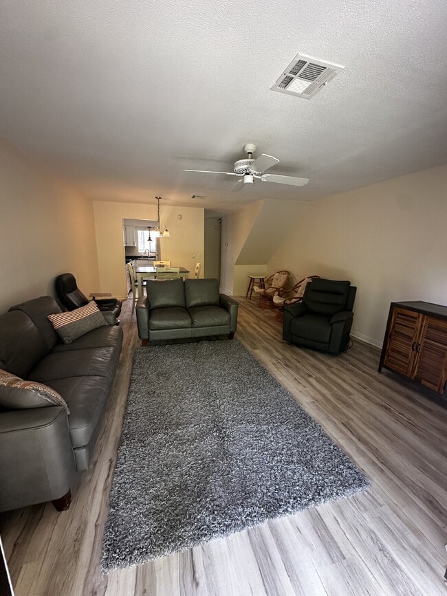 Photo - "Coastal Comfort: Spacious 2-Bed, 2-Bath C... Unit 9F R