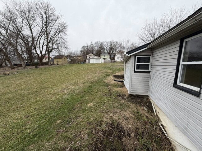 Photo - 335 Bailey St