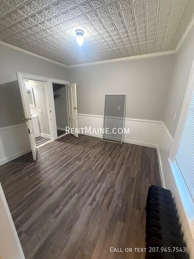 Building Photo - 21 Webster Ave