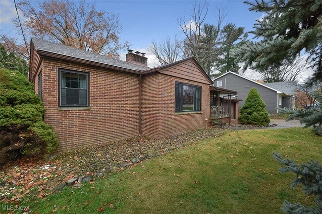 Photo - 21775 Hillsdale Ave