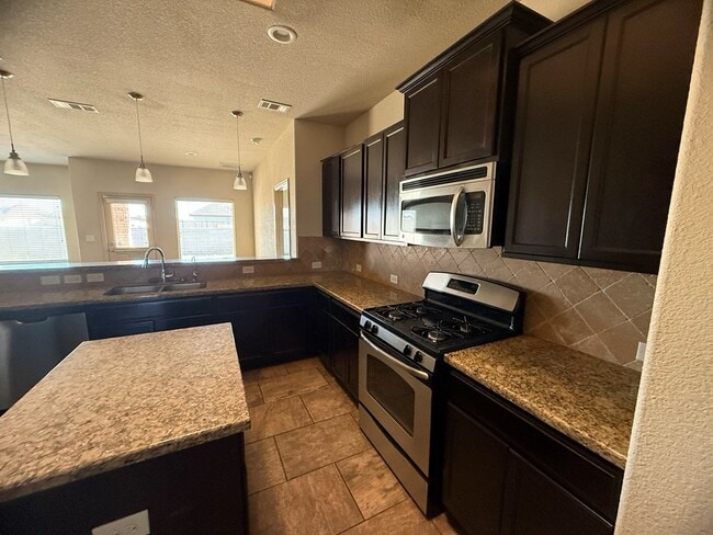 Photo - 3208 Rembrandt Ave