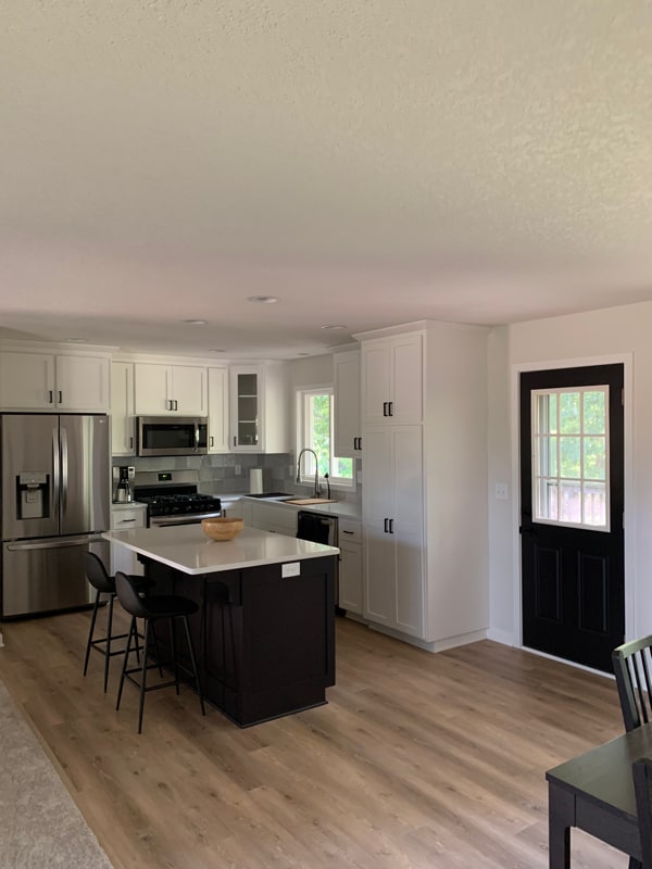 Photo - 928 Bartelmy Ln N