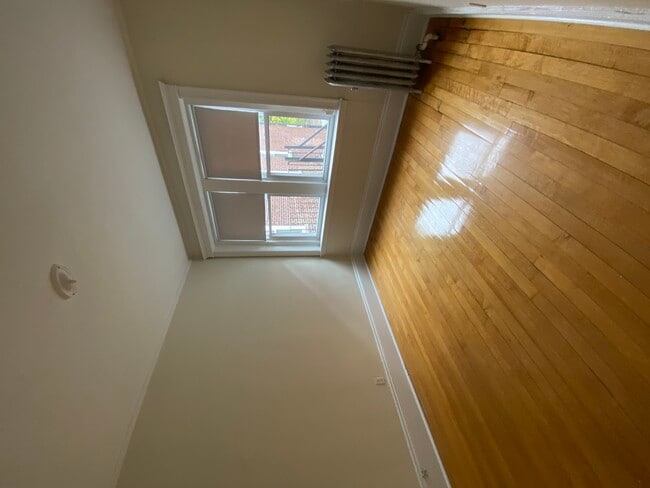 Photo - 1583 Beacon St Unidad 17