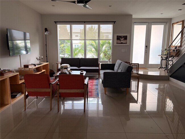 Photo - 10416 NW 66th St