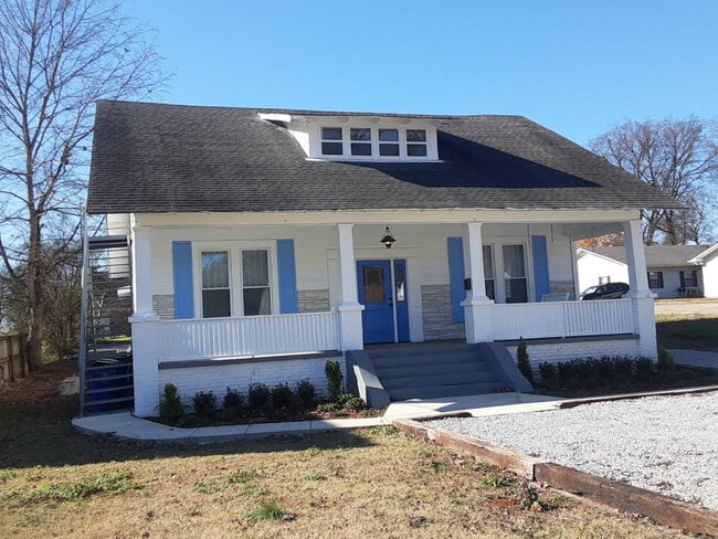 Building Photo - 435 N Cypress St Unit A