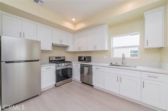 Photo - 642 W Grand Ave