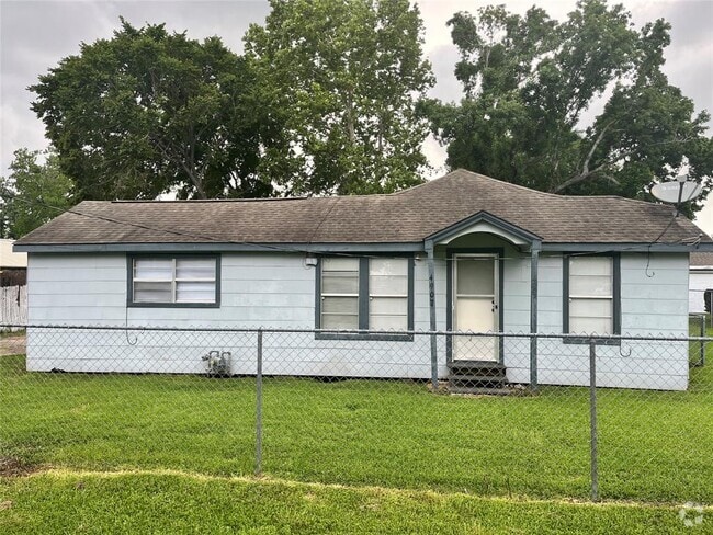 Building Photo - 4907 Sycamore Ave Rental