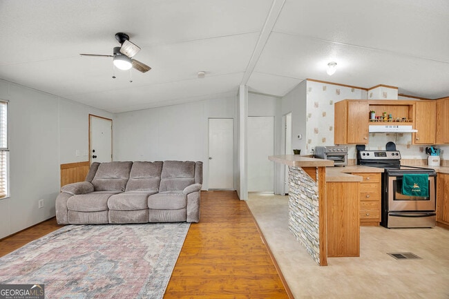 Photo - 1093 Timber Landing Rd
