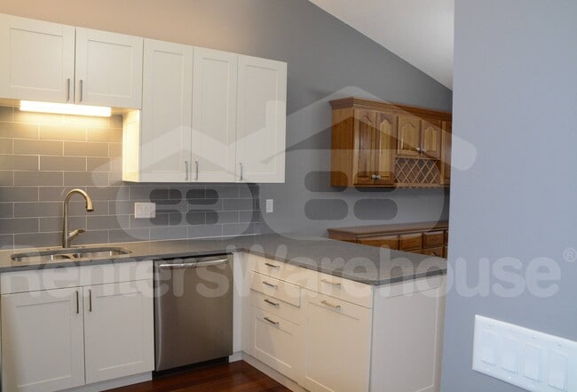 Photo - 710 E 143rd St