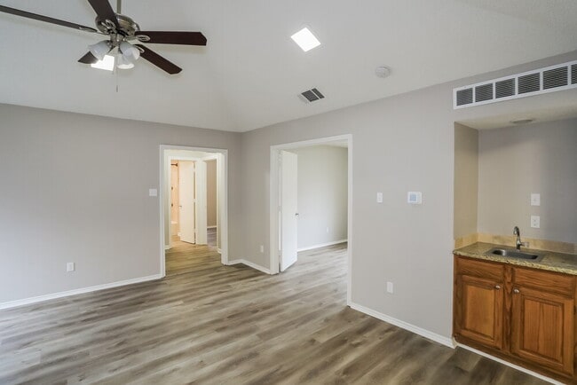 2540 Sundance Ln