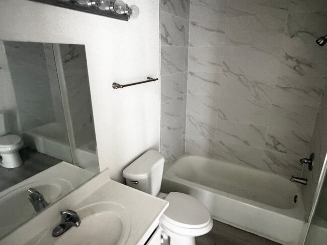 Photo - SPACIOUS AND REMODELED 1 BEDROOM 1 BATH, SECOND FLOOR UNIT Unidad Sylvia D