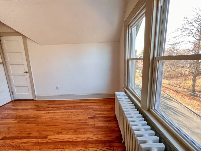 Photo - 111-115 Lincoln St / Owen Properties, LLC Unit 3rd Fl