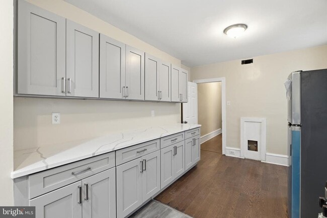 Photo - 632 W Cumberland St Unit 2