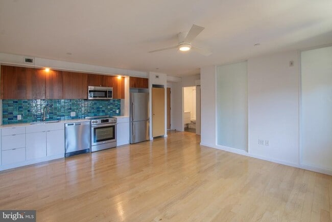 Building Photo - 152 W Laurel St Unit 405 Rental