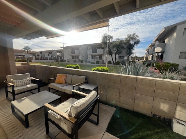 Large west-facing patio. Beautiful sunsets - 6480 N 82nd St Unidad 112 Rental