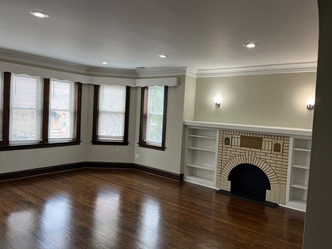 6615 S Sacramento Ave Unit 2N