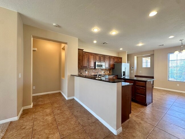 Building Photo - 1220 N Spring Valley Dr