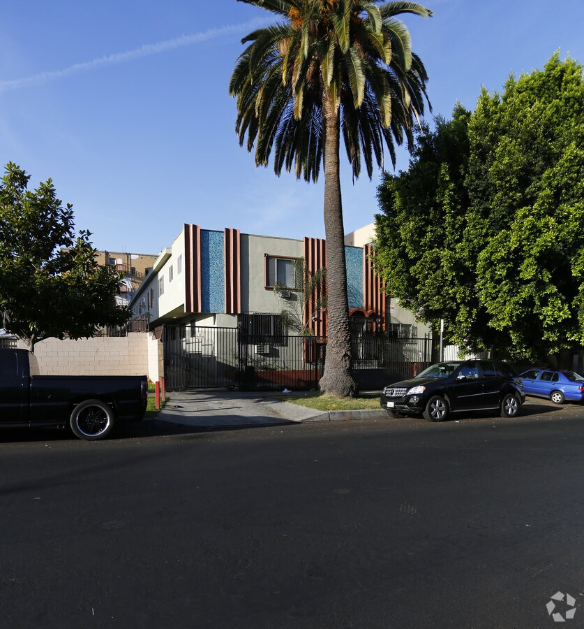 Photo - 3036 Leeward Ave Apartments