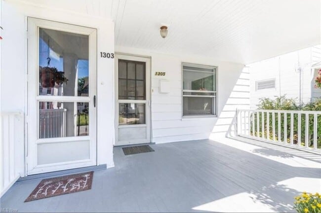 Photo - 1303 Lakeland Ave