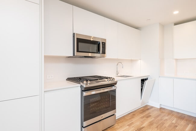 Building Photo - 1410 Columbia Rd