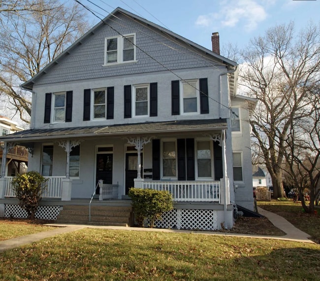 Photo - 439 E Main St