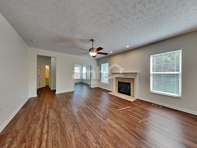 Photo - 136 Leasure Dr