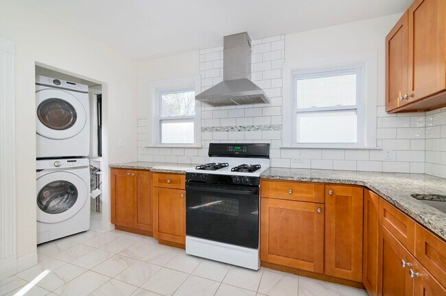 Photo - 21 Wollaston Ave