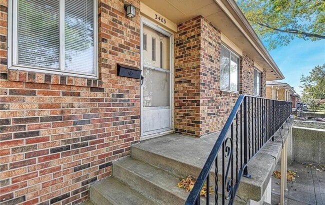 Front Door - 3405 S Oxford Ave Unit 3405 Oxford Ave