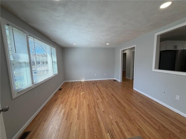 Photo - 209 Hatchery Rd