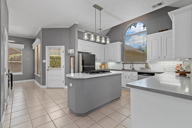 Building Photo - 14231 Championship Ln