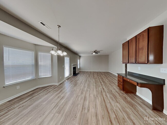 Photo - 1001 Southridge Dr